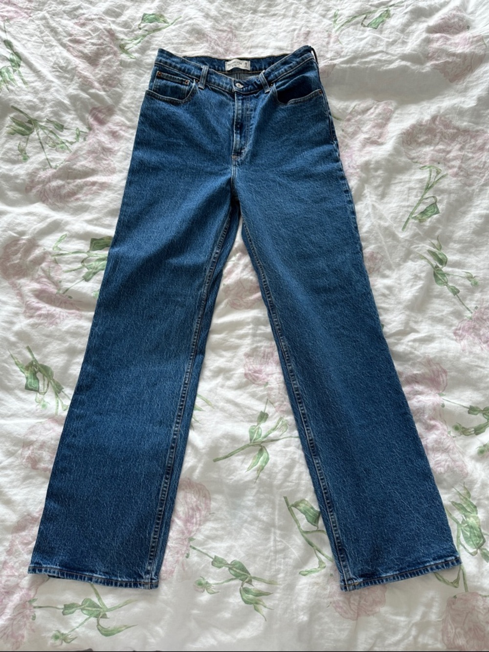 Abercrombie & Fitch the 90’s relaxed Jean high rise 8L